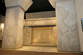 メキシコ・パレンケ遺跡「十字の神殿」再現展示